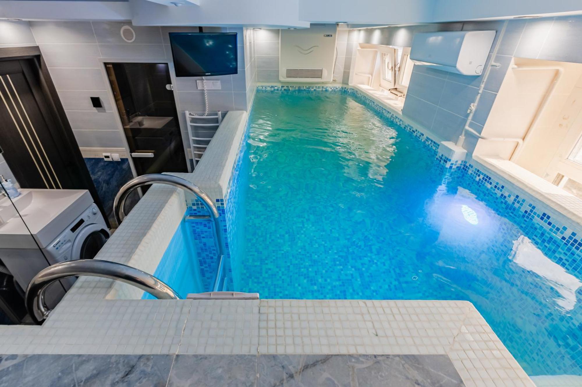 Luxury Apartment With Pool And Hammam Kyiv Exterior photo